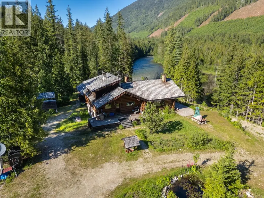 1415 Seymour River Road N, Seymour Arm